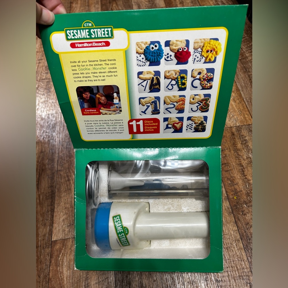 Vintage 1998 Hamilton Beach Sesame Street Cookie Press NIB